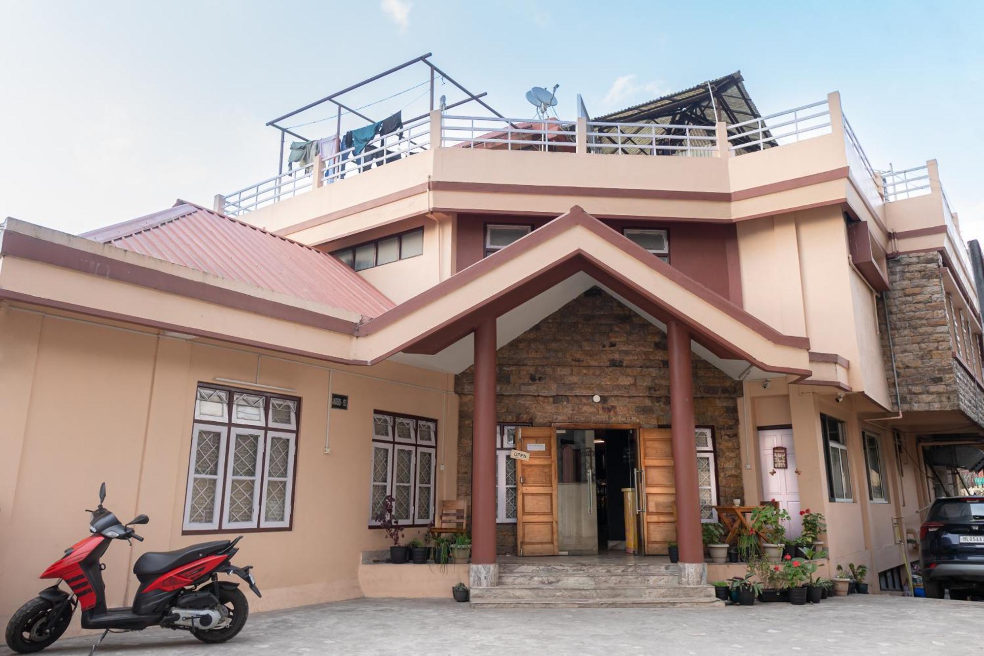 The Living Roof Hotel Shillong Bagian luar foto