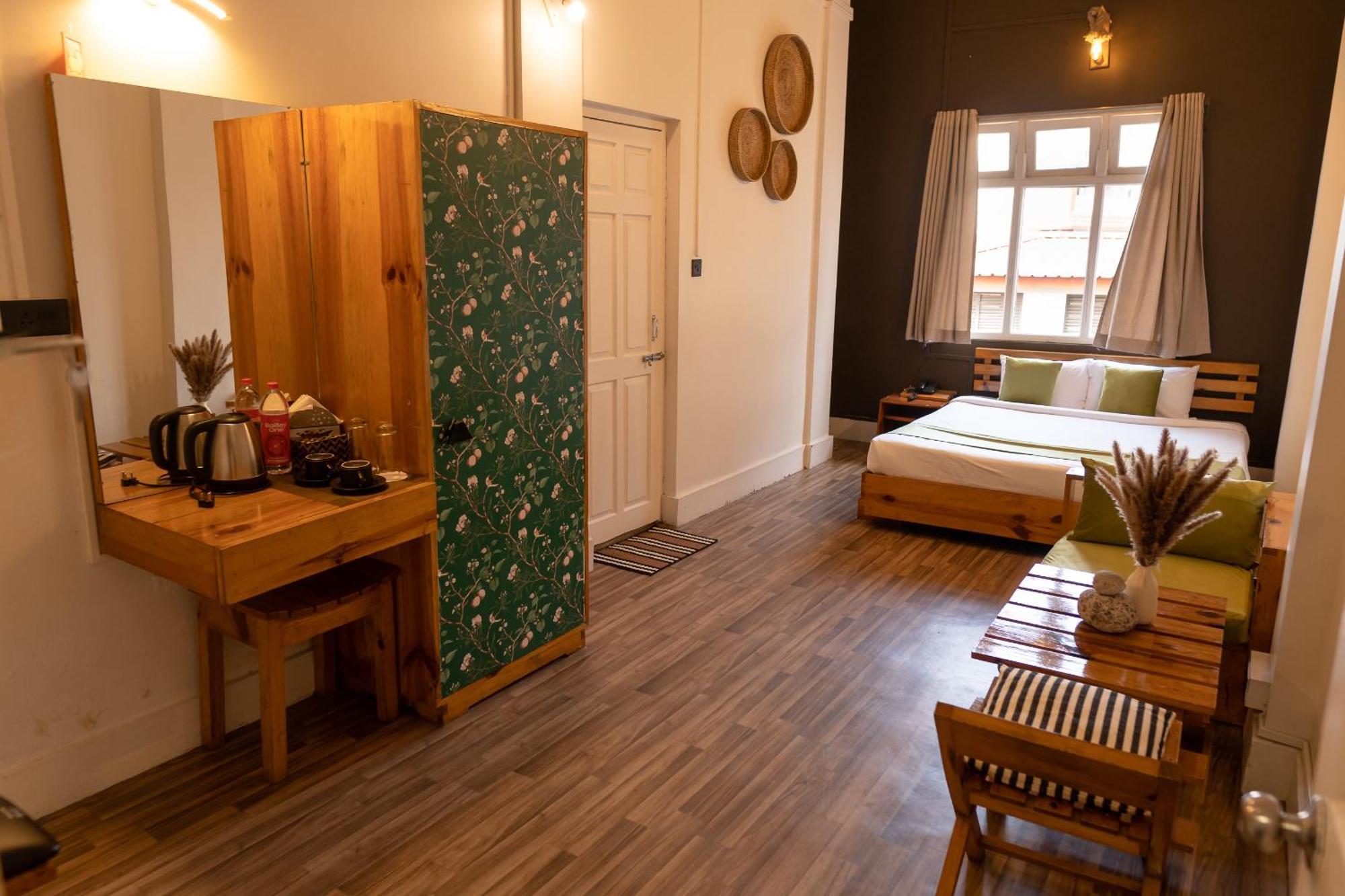 The Living Roof Hotel Shillong Bagian luar foto