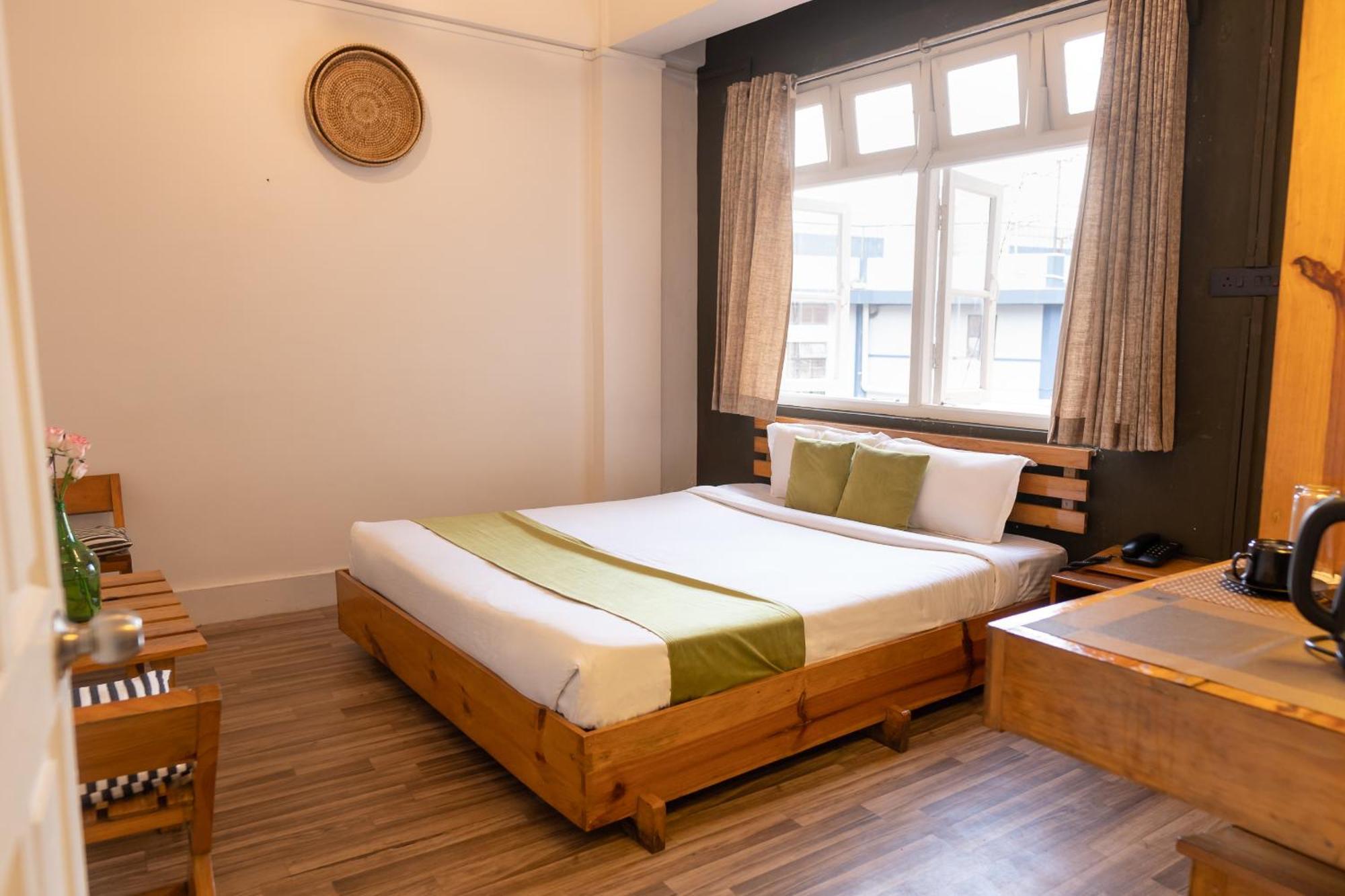 The Living Roof Hotel Shillong Bagian luar foto